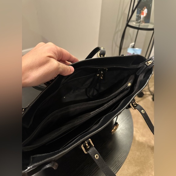 MICHAEL Michael Kors Leather Tote. - Picture 3 of 3